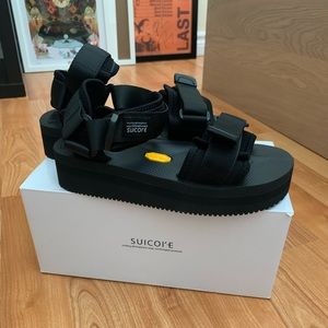 ❌ SOLD ❌ Suicoke Cel-V Velcro Straps